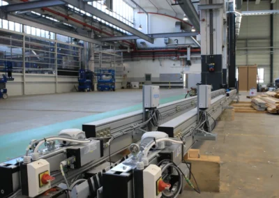 Unterstützungskonstruktion für Fördertechnik in einer Industriehalle
